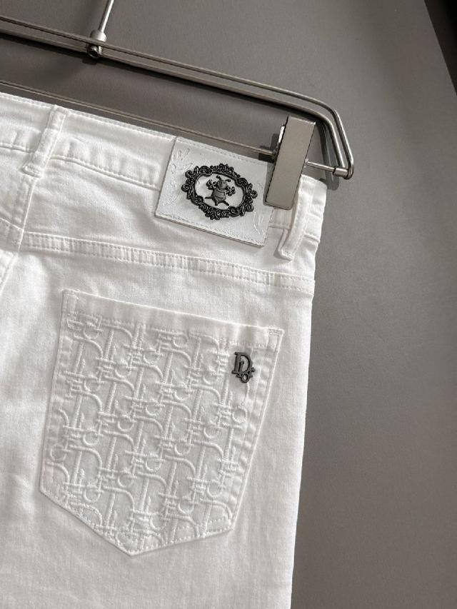 2025四季款新品经典眼睛元素修身牛仔裤长裤，