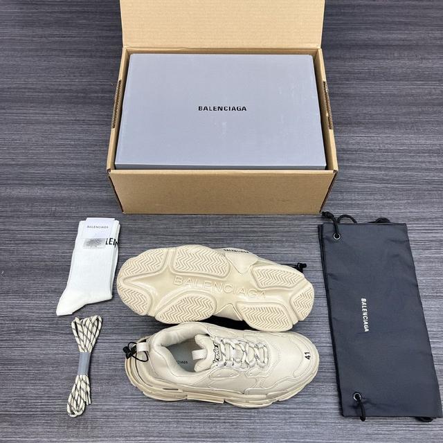 一代巴黎世家 原版复刻 无限还原ZP正确字体粗细、位置、大小