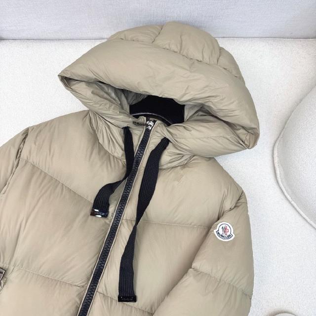 秋冬最新款下摆双侧拉链设计连帽长款过膝羽绒服