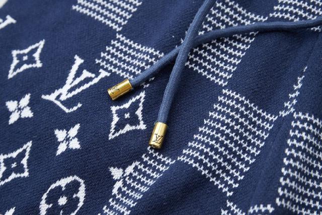 ✨细节在线，随意对比！采用原版面料，柔软舒适，胸前定制刺绣三叶草logo