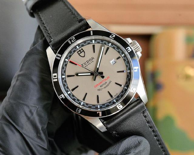 帝陀 TUDOR 复古系列 全自动机械  尺寸：42mm