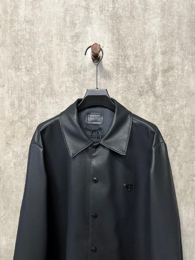 采用380克丝光双面  个密度面料可有效增加保暖性 可外穿和内搭 内里面料采用70%尼龙面料