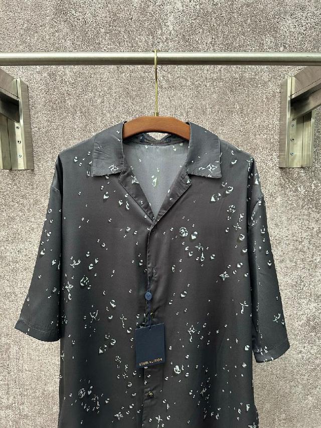 26SS纯色翻领胶浆印花长袖衬衫