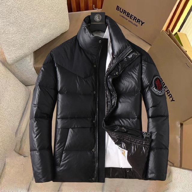 新款羽绒服。这款号称羽绒服届最贵的，全部90绒的