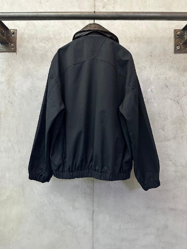 Lv立体压花羽绒服   蓬松感超级好 采用90白鸭绒 上身效果大气 男女同款 百搭不挑人
