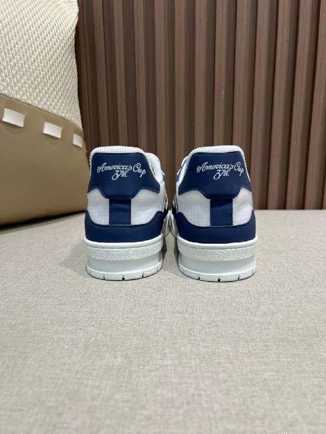 原版购入开发 做货 本款  Trainer 以柔软 Der 压纹牛皮革续写经典设计