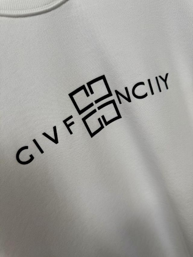 Miu Miu 25ss 经典小标刺绣logo翻领 短袖polo衫