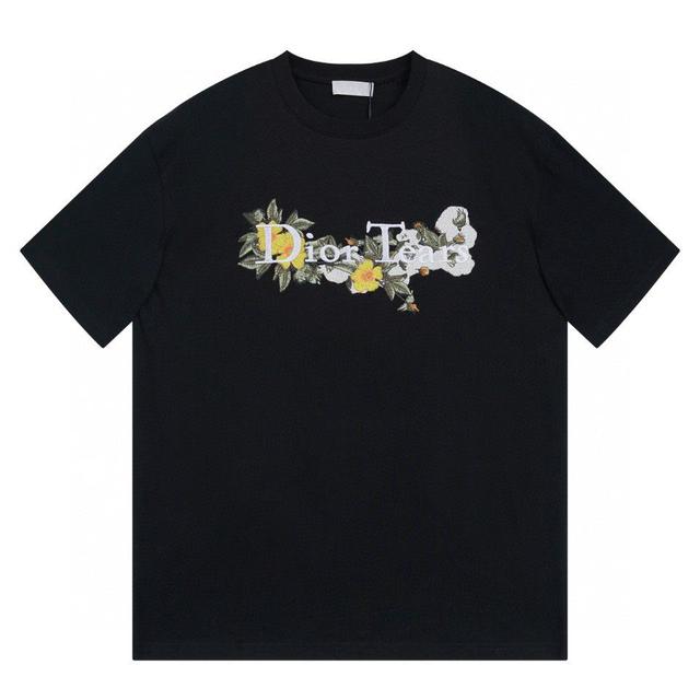 春夏短袖T恤新款 字母刺绣设计，采用240克双股双纱全棉面料，面料经过洗水处理