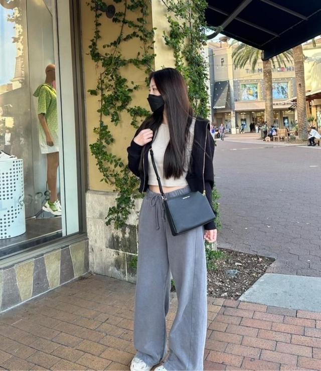 (02/19收單) 🇺🇸美國 MK三層斜背包